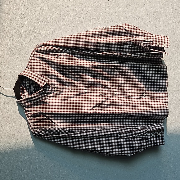 Lands End, No Iron Supima - Picture 1 of 4